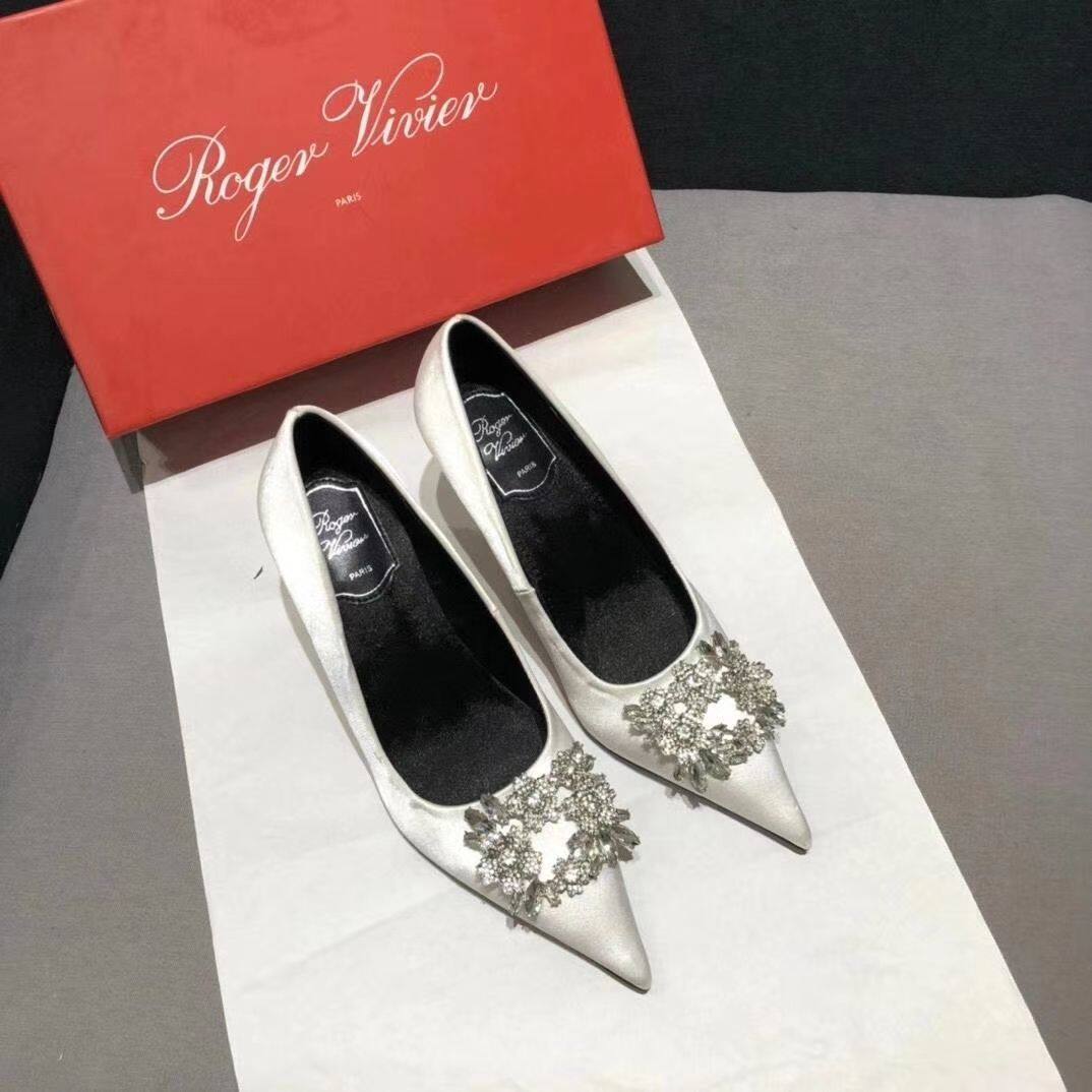 White high-heeled shoes women's roger vivierˉspring and autumn 2023 new pointed toe stiletto temperament super hot French summer wedding shoes women
